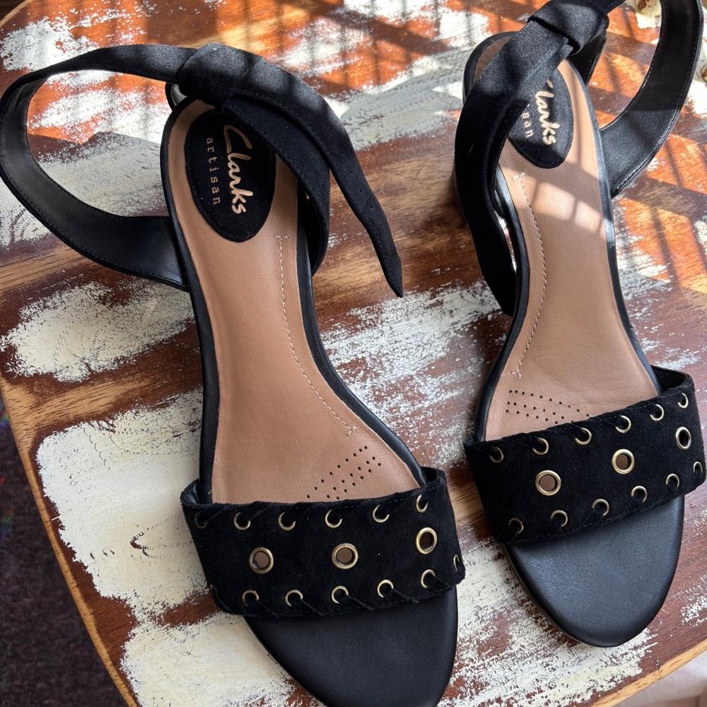 Clarks Artisan Black Suede Women's Heels EUC. See photos